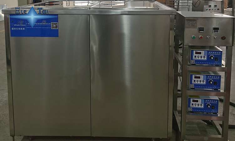 超聲波清洗機(jī)在塑料行業(yè)的應(yīng)用，如何去除各種污漬？